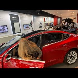 Meet your Posher, Amelia